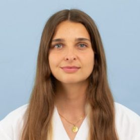 Standard Mitarbeiterportrait von  Salina Brem, Assistentin in der Kleintierdermatologie des Universitären Tierspitals der Vetsuisse-Fakultät der Universität Zürich.