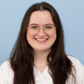 Mitarbeiterportrait von Gillian Anesin, Asistenzärztin in der Kleintiernotfallaufnahme des Universitären Tierspitals der Vetsuisse-Fakultät der Universität Zürich