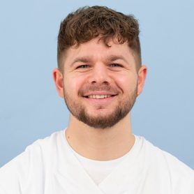 Mitarbeiterportrait von Manuel Bänziger, Assistenzarzt in der Kleintiermedizin des Universitären Tierspitals der Vetsuisse-Fakultät der Universität Zürich