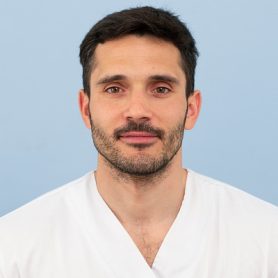 Mitarbeiterportrait von Dimitrios Bekiaridis, Resident in der Kleintierchirurgie des Universitären Tierspitals der Vetsuisse-Fakultät der Universität Zürich