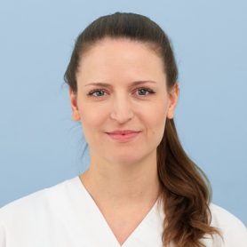 Mitarbeiterportrait von Nina Boros in der Kleintierchirurgie des Universitären Tierspitals der Vetsuisse-Fakultät der Universität Zürich