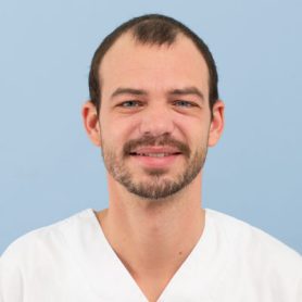 Mitarbeiterportrait von Arno Hirtler, Tierarzt in der Ophthalmologie des Universitären Tierspitals der Vetsuisse-Fakultät der Universität Zürich