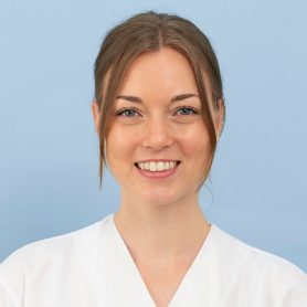 Mitarbeiterportrait von Cindy Niederberger, Assistenzärztin in der ECC des Universitären Tierspitals der Vetsuisse-Fakultät der Universität Zürich