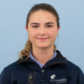 Mitarbeiterportrait von Meret Sannemann in der Pferdemedizin des Universitären Tierspitals der Vetsuisse-Fakultät der Universität Zürich