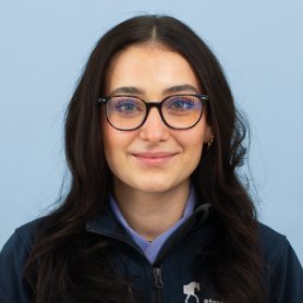 Mitarbeiterportrait von HAnnah Schröder in der Pferdechirurgie des Universitären Tierspitals der Vetsuisse-Fakultät der Universität Zürich
