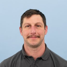 Mitarbeiterportrait von Janos Sos in der Pferdechirurgie des Universitären Tierspitals der Vetsuisse-Fakultät der Universität Zürich