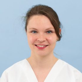 Mitarbeiterportrait von Manon Stich, Assistentin in der Anästhesie des Universitären Tierspitals der Vetsuisse-Fakultät der Universität Zürich