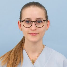 Mitarbeiterportrait von Flurina Messmer, TPA in der Kleintiernotfall des Universitären Tierspitals der Vetsuisse-Fakultät der Universität Zürich