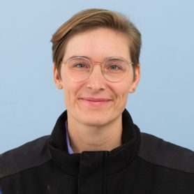 Mitarbeiterportrait von Carina Oschlies, Oberärztin in der Medizin der Nutztierklinik des Universitären Tierspitals der Vetsuisse-Fakultät der Universität Zürich