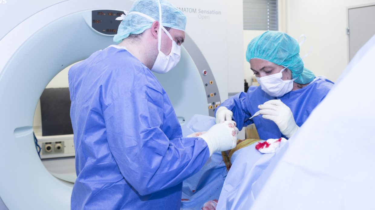 UTZ_PF_Chirurgie_Operation_CT Auswahl Colin S.