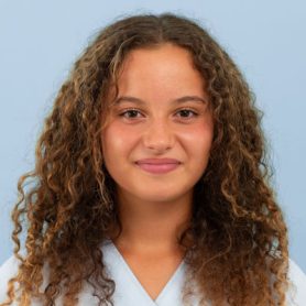 Mitarbeiterportrait von Noura Souissi, Lernende TPA  in der Kleintierklinik des Universitären Tierspitals der Vetsuisse-Fakultät der Universität Zürich